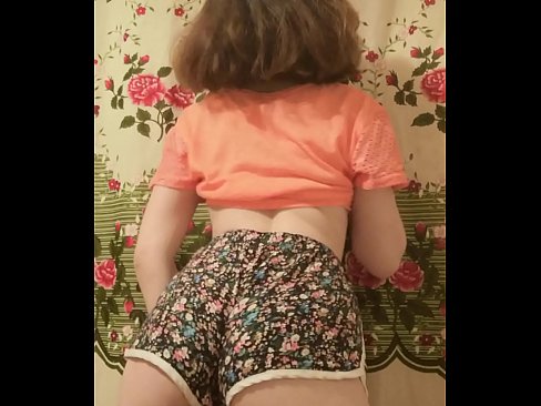 ❤️ Nwa ọhụrụ sexy na-eyipụ uwe mkpirisi ya na igwefoto na%ig.hentaidude.ru ❌️❤